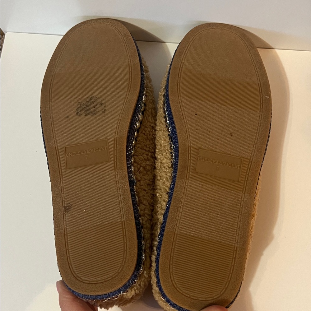 Chelsea & Violet Tan Faux Shearling Studded Denim Trim Loafers Size 7 - Picture 6 of 7